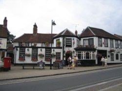 Fox and Hounds pub, Lyndhurst, Hampshire Wallpaper