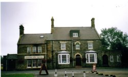 Goathland Hotel or the Aidensfield Arms in the TV series 'Heartbeat' Wallpaper