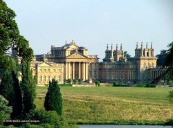 Blenheim Palace and lake late afternoon. Woodstock, Oxford Wallpaper