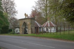 A view of the old Gate House at the old deer park between Revesby and Horncastle, Lincolnshire Wallpaper