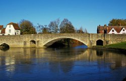 Abingdon Bridge over the River Thames, Abingdon, Oxfordshire. Wallpaper