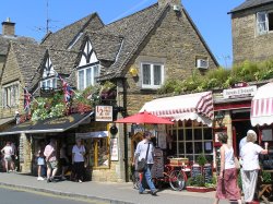 Bourton on the Water, Gloucestershire Wallpaper