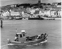 fishing boat, Scarborough Wallpaper