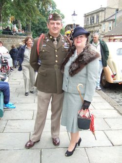 Big AL & Lesley

CRICH TRAMWAY 

AUG 2006