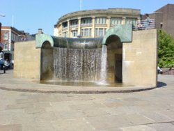 Waterfall in Derby's Market Place (Derby) Wallpaper
