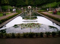 Compton Acres, Italian garden, Poole, Dorset Wallpaper