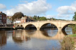 Telford's bridge across the River Severn in Bewdley Wallpaper