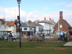 Aldeburgh Moot Hall and the Mill Inn, Aldeburgh, Suffolk. Wallpaper