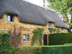 Beautiful cottage in Great Tew, Oxfordshire. Wallpaper