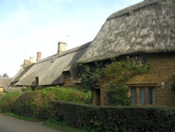 Houses in Great Tew, Oxfordshire. Wallpaper