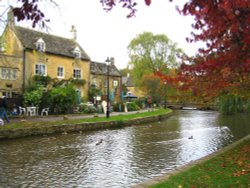 The river, Bourton-on-the-Water, Gloucestershire. Wallpaper