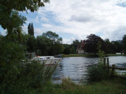 Marlow, Buckinghamshire - August 2006 Wallpaper