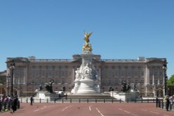 Buckingham Palace, London. Wallpaper