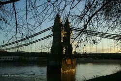 London River Thames, Hammersmith Bridge, early light on a winter's day Wallpaper