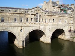 Pulteney Bridge, Bath, Somerset. Wallpaper