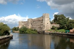 River Trent & Newark Castle, Newark, Nottinghamshire. Wallpaper