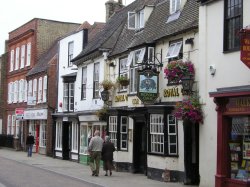 The Royal Oak in St Ives, Cambridgeshire. The oldest pub in St Ives, dating from the 16th century Wallpaper