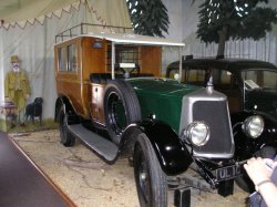 Sandringham - A vintage car in the museum Wallpaper