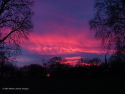 Sunrise at the Albert Memorial in London's Hyde Park. Wallpaper