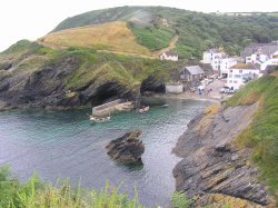 The harbour at Portloe, Cornwall. One of Cornwall's prettiest coastal villages Wallpaper