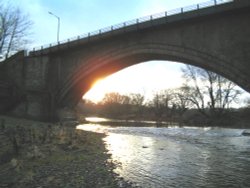 14th century bridge over the river Wear, Bishop Auckland, County Durham Wallpaper