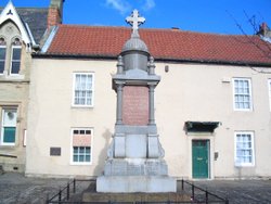 War Memorial, Bishop Auckland market place, Bishop Auckland, Durham. Wallpaper