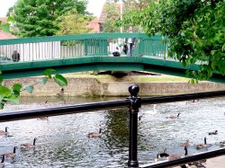Butten Island bridge, Town centre, Thetford Wallpaper
