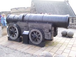 Mons Meg, Edinburgh Castle, Edinburgh, Midlothian Wallpaper