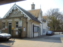 The ticket office and car park, Beeston railway station, Beeston, Nottingham. Wallpaper