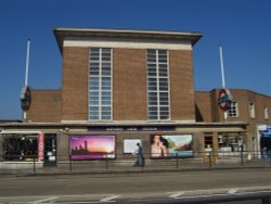 Rayners Lane Station