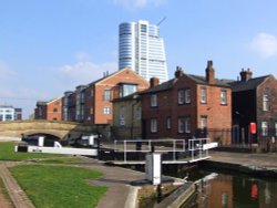 Leeds & liverpool Canal Locks, Leeds, West Yorkshire. Wallpaper