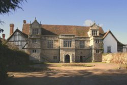 The front of the palace looks on to Mill Street and the carriage museum. Wallpaper