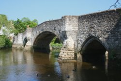 The 700 yr old medieval bridge at Aylesford, Kent