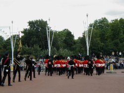 Changing of the guard in London Wallpaper