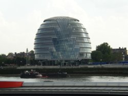 London - City Hall (front view)