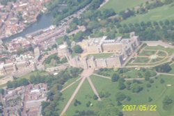 Windsor Castle from plane Wallpaper