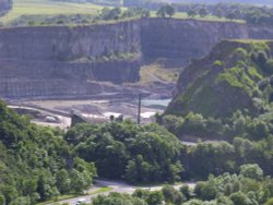 Topley Pike Quarry at Wye Dale Wallpaper