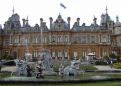 Waddesdon Manor Fountain, Waddesdon, Buckinghamshire Wallpaper
