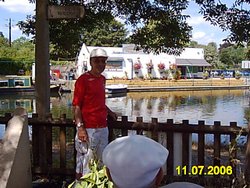 Broxbourne. Wallpaper