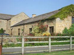 Springhall Farm cottage, North Yorkshire, England Wallpaper