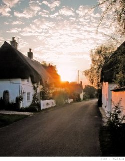 Briantspuddle village