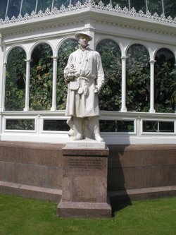 Statue of Linnaeus
