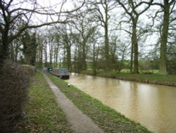 Grand Union Canal, near Welford Wharf, Northamptonshire Wallpaper