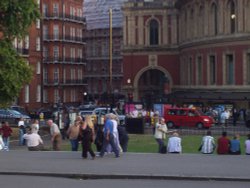 Kensington Gore Wallpaper