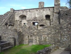 Dunstaffnage Castle (Argyll & Bute) Wallpaper