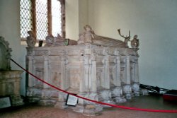 Howard tomb, St Michael's Church, Framlingham, Suffolk Wallpaper