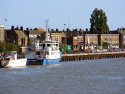 The River at Great Yarmouth, Norfolk Wallpaper