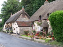 Cottages in West Lulworth, Dorset Wallpaper