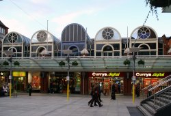 Ealing Broadway shopping centre, Greater London Wallpaper