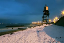 Snow-covered Dovercourt beach Wallpaper
